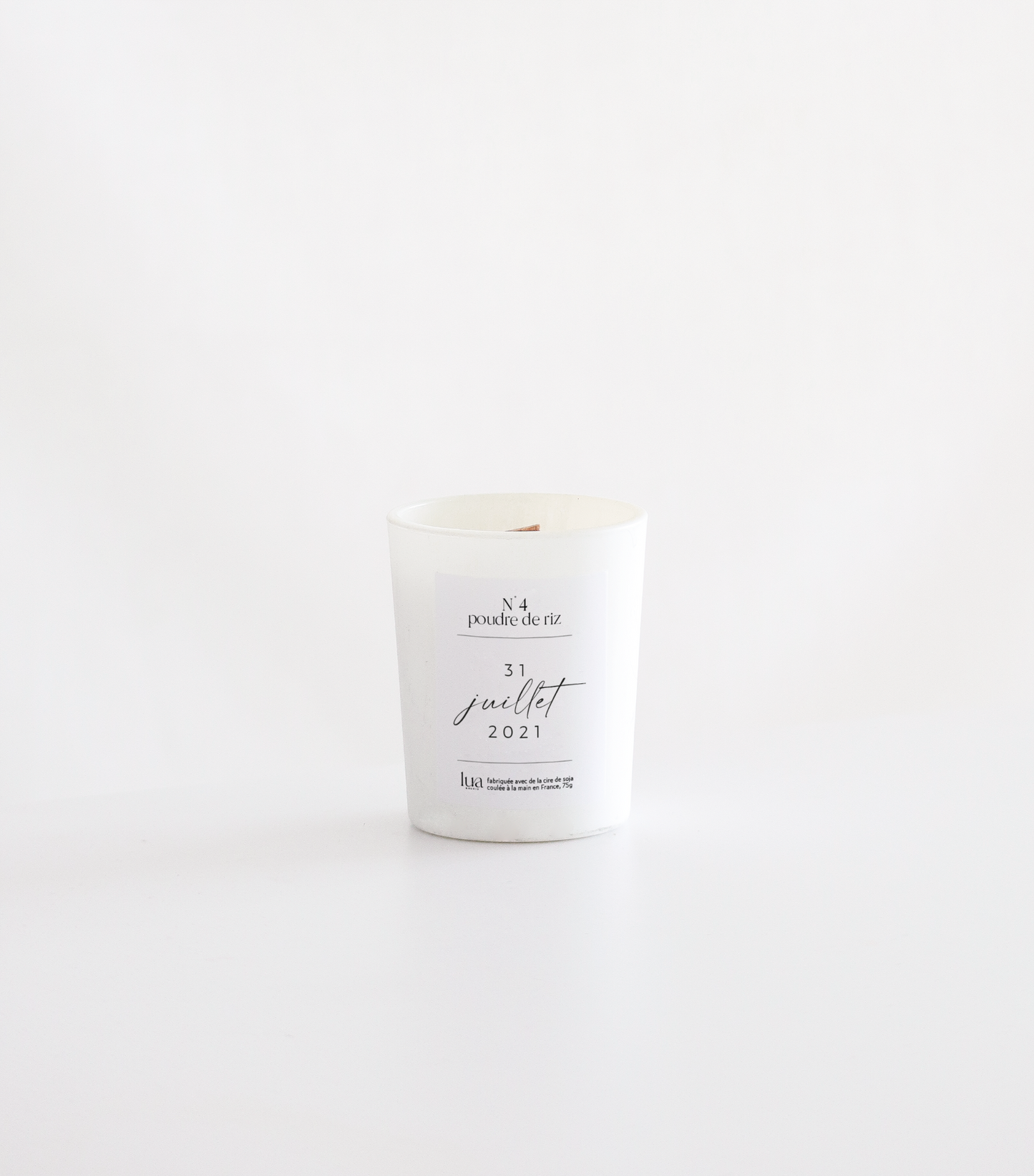 Bougie parfumée naturelle Lua, personnalisée d'après une date, contenant blanc. 