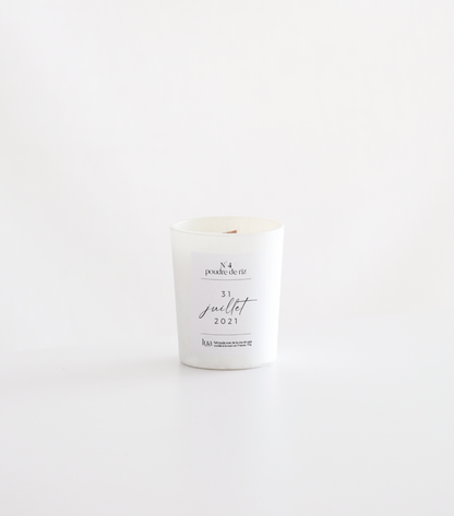 Bougie parfumée naturelle Lua, personnalisée d'après une date, contenant blanc. 