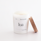 Bougie végétale et parfumée fleur de coton LUA rechargeable pour rendre votre bougie intemporelle. Cette bougie est coulée à la main en France avec de la cire de soja 100% végétale avec une mèche en bois d’origine France. Cette bougie est livrée avec un pochon éco-responsable floqué LUA. 