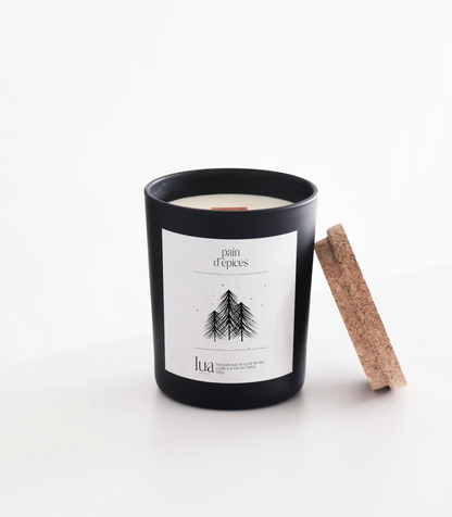 Bougie naturelle et parfumée LUA, collection de Noël. Bougie noir et parfum pain d'épices. 