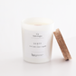Bougie personnalisée naissance, une bougie végétale et parfumée fruits rouge LUA rechargeable pour rendre votre bougie intemporelle. Personnalisation sur la bougie du prénom, la date de naissance ainsi que l’heure et le poids. Cette bougie est coulée à la main en France avec de la cire de soja 100% végétale avec une mèche en bois d’origine France.