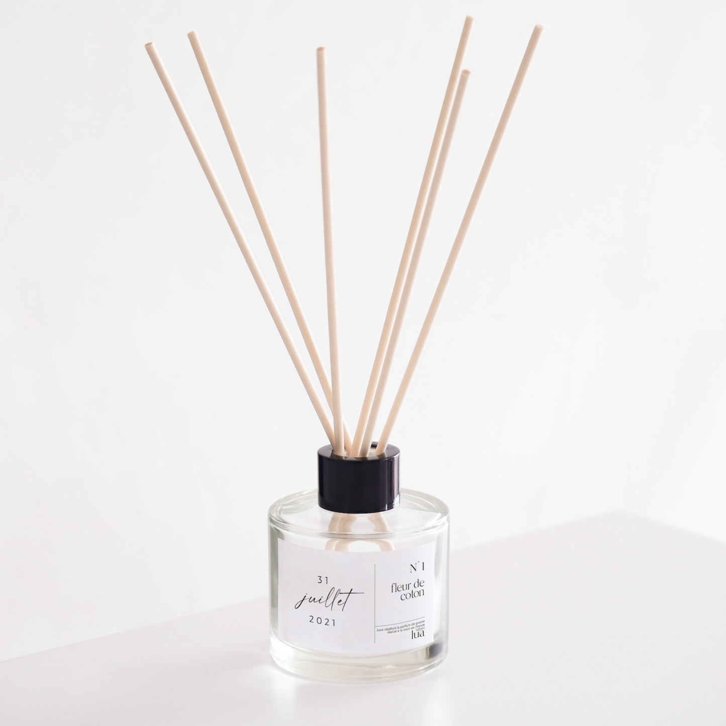 Diffuseur de parfum transparent, personnalisable à partir d'une date, parfum de Grasse, fleur de coton. 