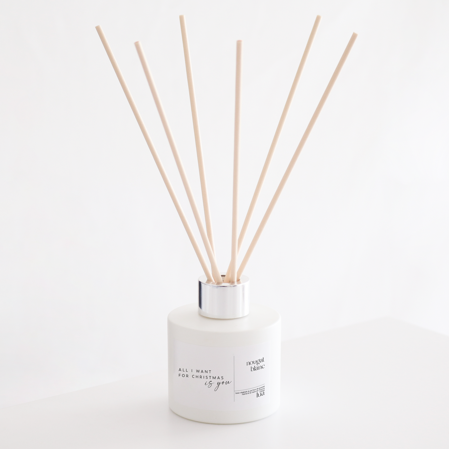 Diffuseur de parfum végétale et naturelle, parfum nougat blanc, couleur de contenant Blanc. 