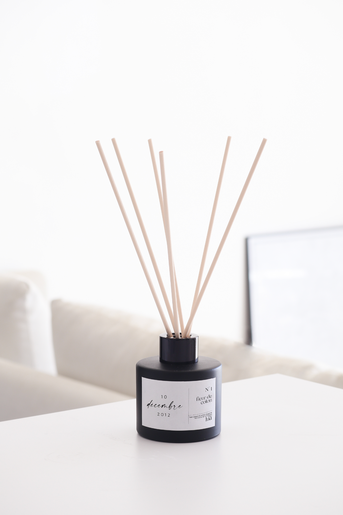 Parfum d'ambiance à tige, personnalisable à partir d'une date, parfum fleur de coton. 
