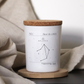 Bougie parfumée signe astrologique LUA rechargeable pour rendre votre bougie intemporelle. Cette bougie est coulée à la main en France avec de la cire de soja 100% végétale avec une mèche en bois d’origine France. Cette bougie est livrée avec un pochon éco-responsable floqué LUA. 